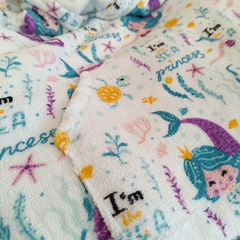 Poncho Infantil de Terciopelo 100% Algodón Diseño Estampado Sirenitas