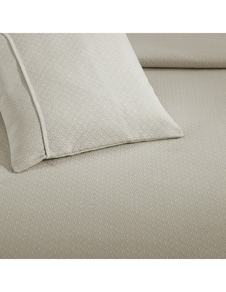Colcha Piqué Aitana Beige Calidad Hotel Tejido Polialgodón