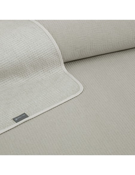 Colcha Piqué Hotel de Rayas Beige en Relieve