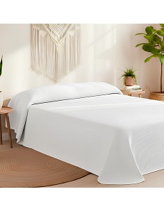 Colcha Piqué Hotel de Rayas Blanca en Relieve 2