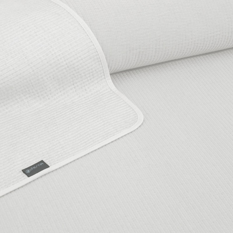 Colcha Piqué Hotel de Rayas Blanca en Relieve